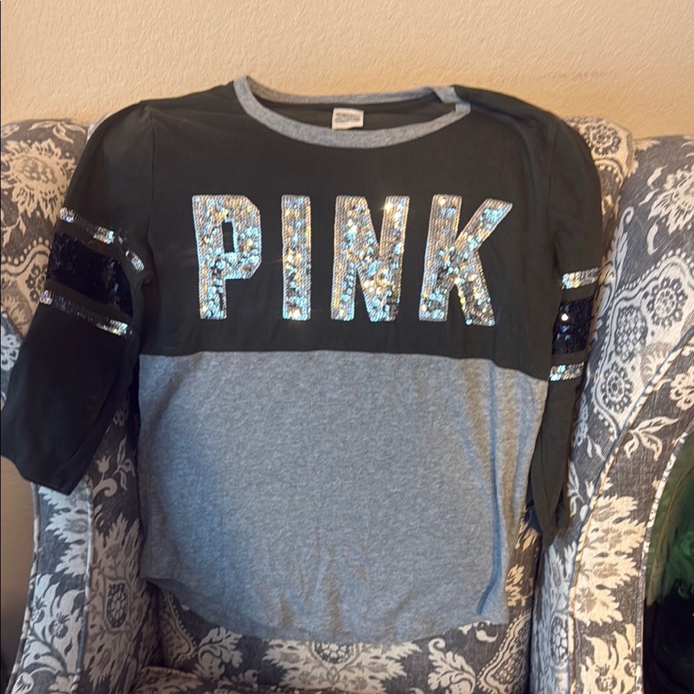 PINK Victoria's Secret Gray and Black Long Sleeve Tee with Glitter Logo